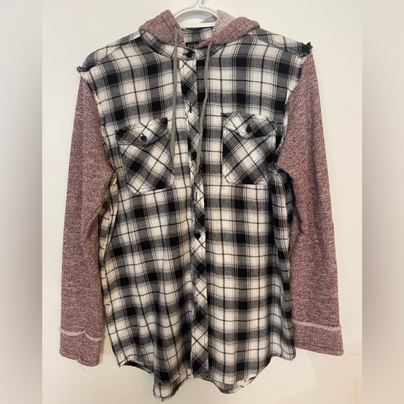 Flannel hooded button up from BoatHouse - Picture 1 of 2